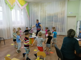 Путешествие в зимний лес Путешествие в зимний лес.